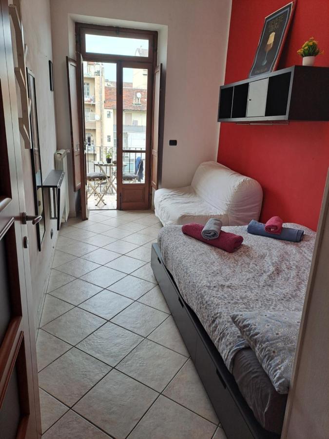 Cozy Room Stanza Close City Center In A Family House Stanza In Appartamento Condiviso Noi Viviamo In Casa Stanza In Affitto Turijn Buitenkant foto