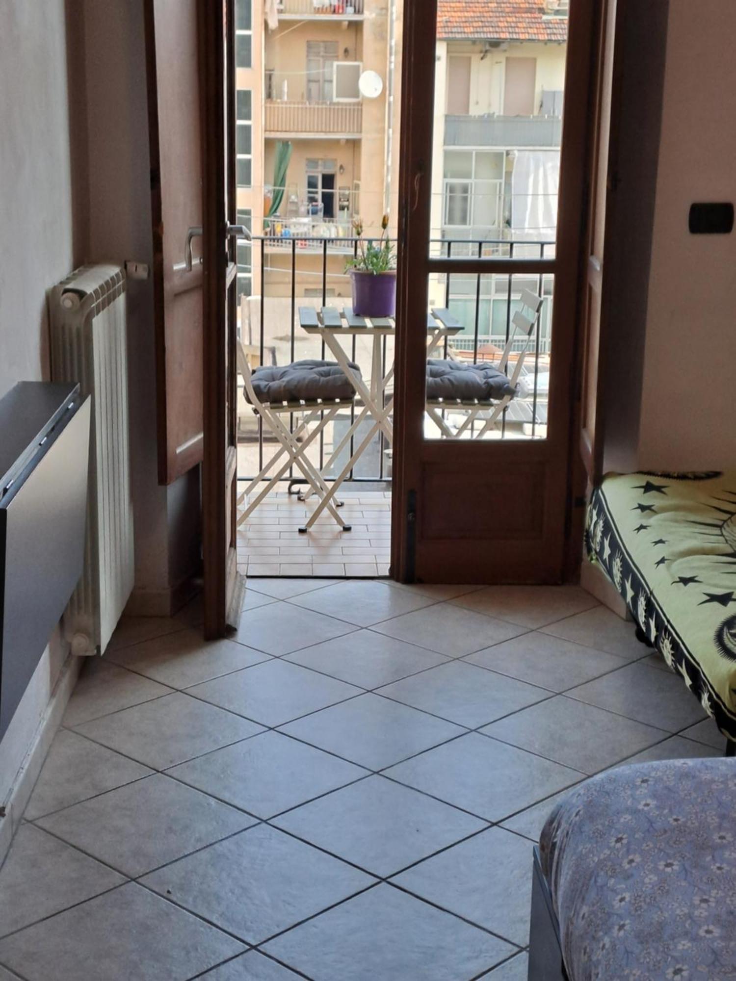 Cozy Room Stanza Close City Center In A Family House Stanza In Appartamento Condiviso Noi Viviamo In Casa Stanza In Affitto Turijn Kamer foto